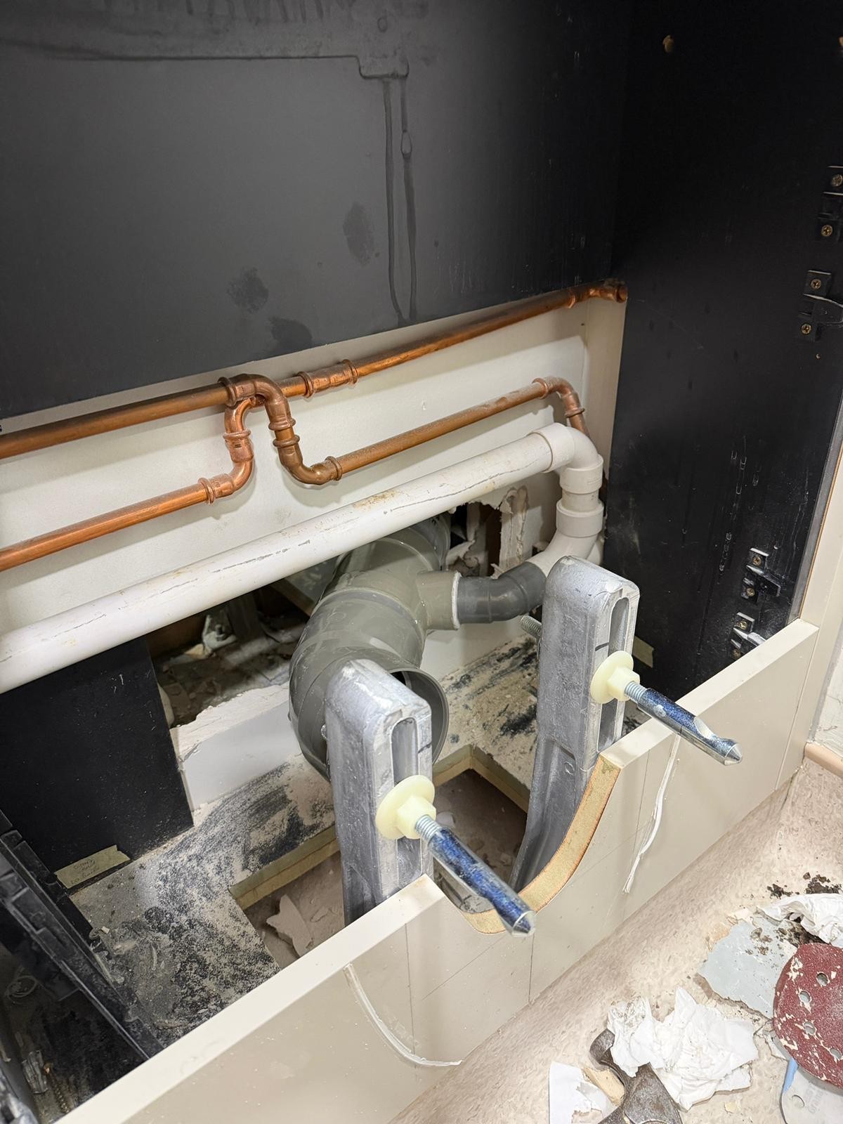 Facilities Management / Mechanical / Electrics / Carpentry