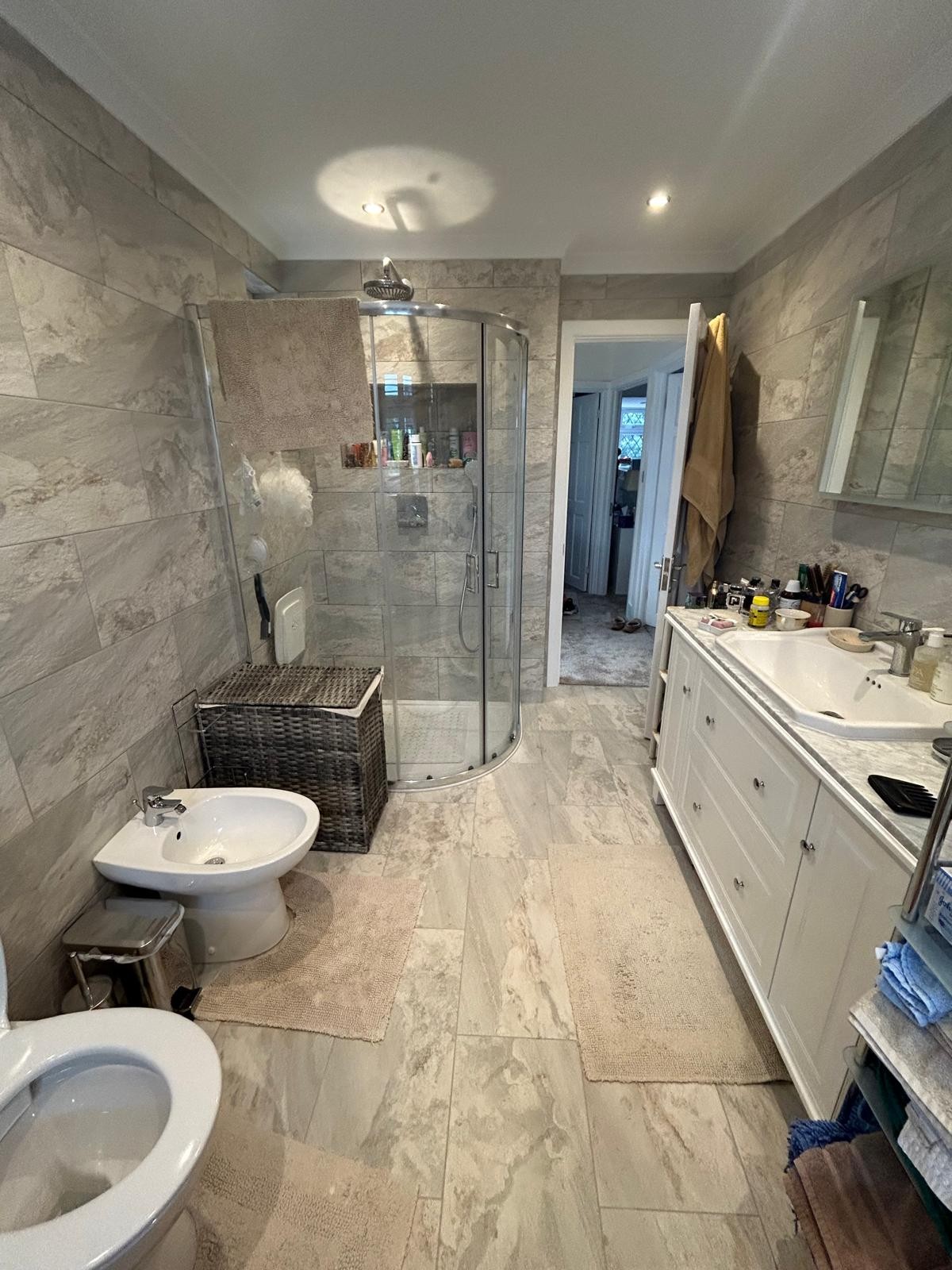 Full Renovations / Kitchen & Bathroom Remodelling / Refurbishment & Fit Out
