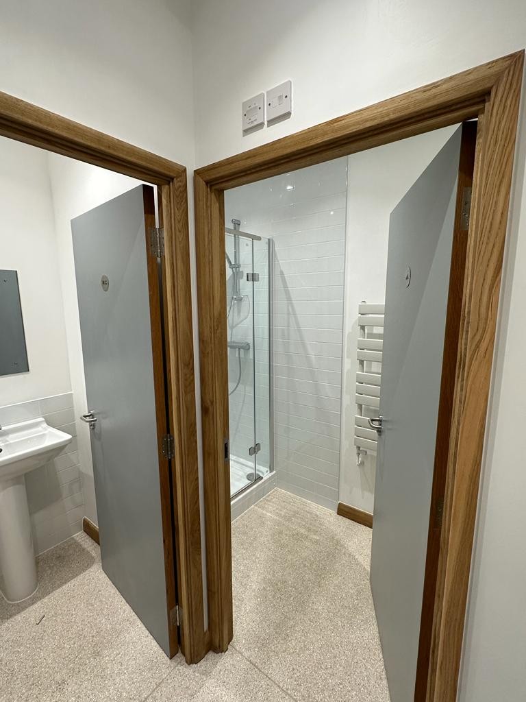 Full Renovations / Kitchen & Bathroom Remodelling / Refurbishment & Fit Out