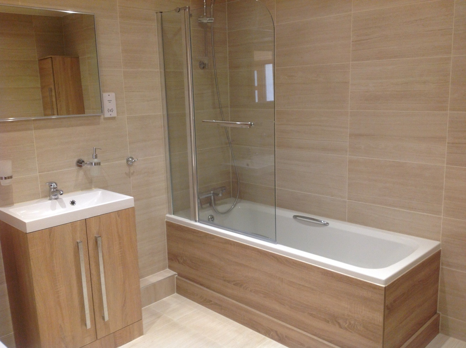 Full Renovations / Kitchen & Bathroom Remodelling / Refurbishment & Fit Out