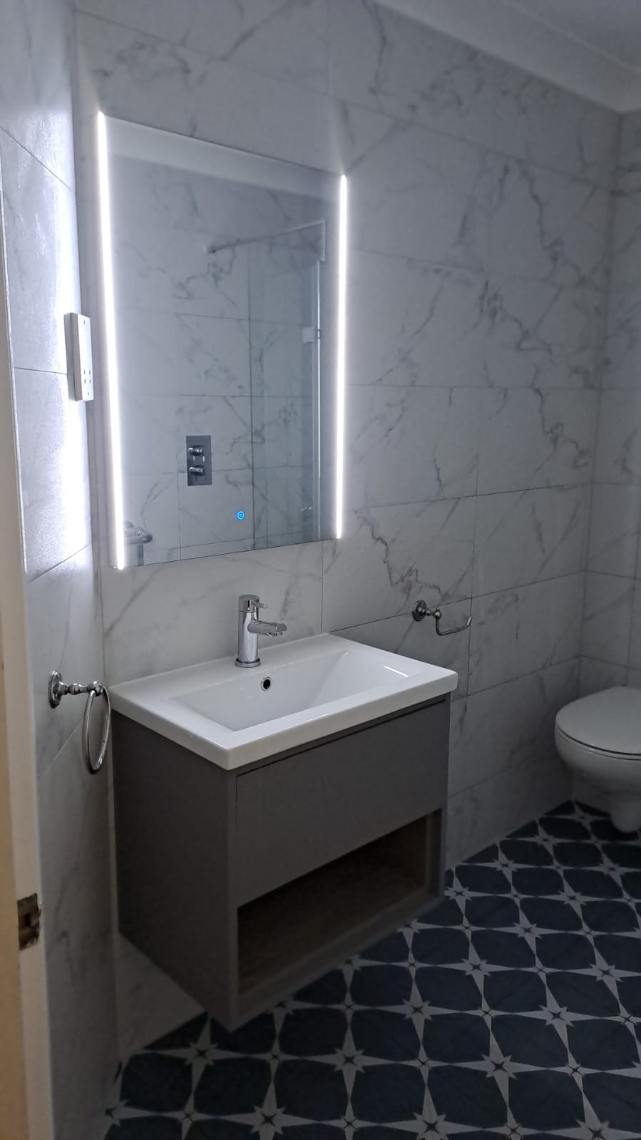 Full Renovations / Kitchen & Bathroom Remodelling / Refurbishment & Fit Out
