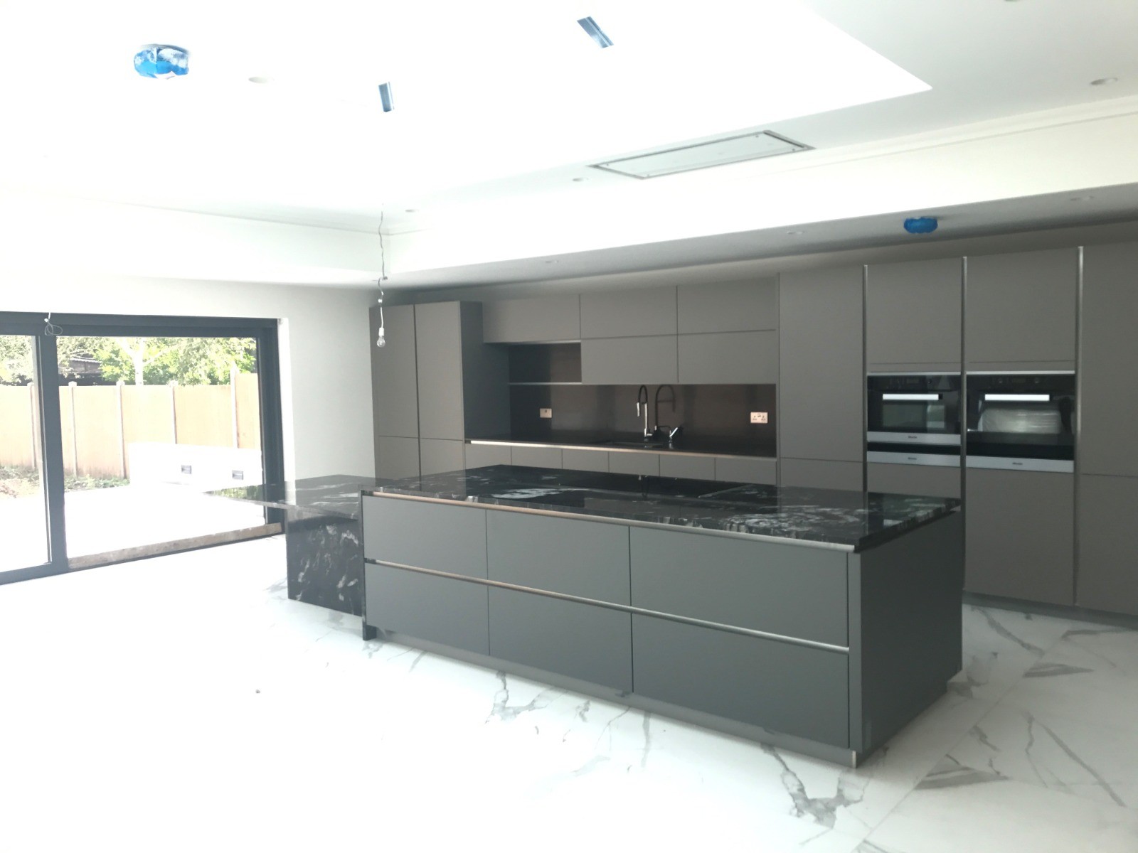 Full Renovations / Kitchen & Bathroom Remodelling / Refurbishment & Fit Out
