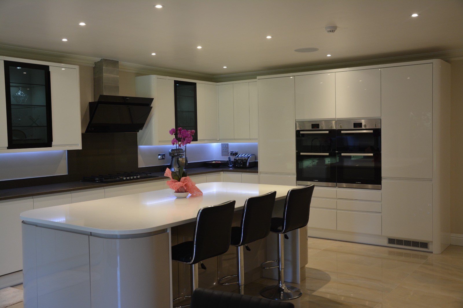 Full Renovations / Kitchen & Bathroom Remodelling / Refurbishment & Fit Out